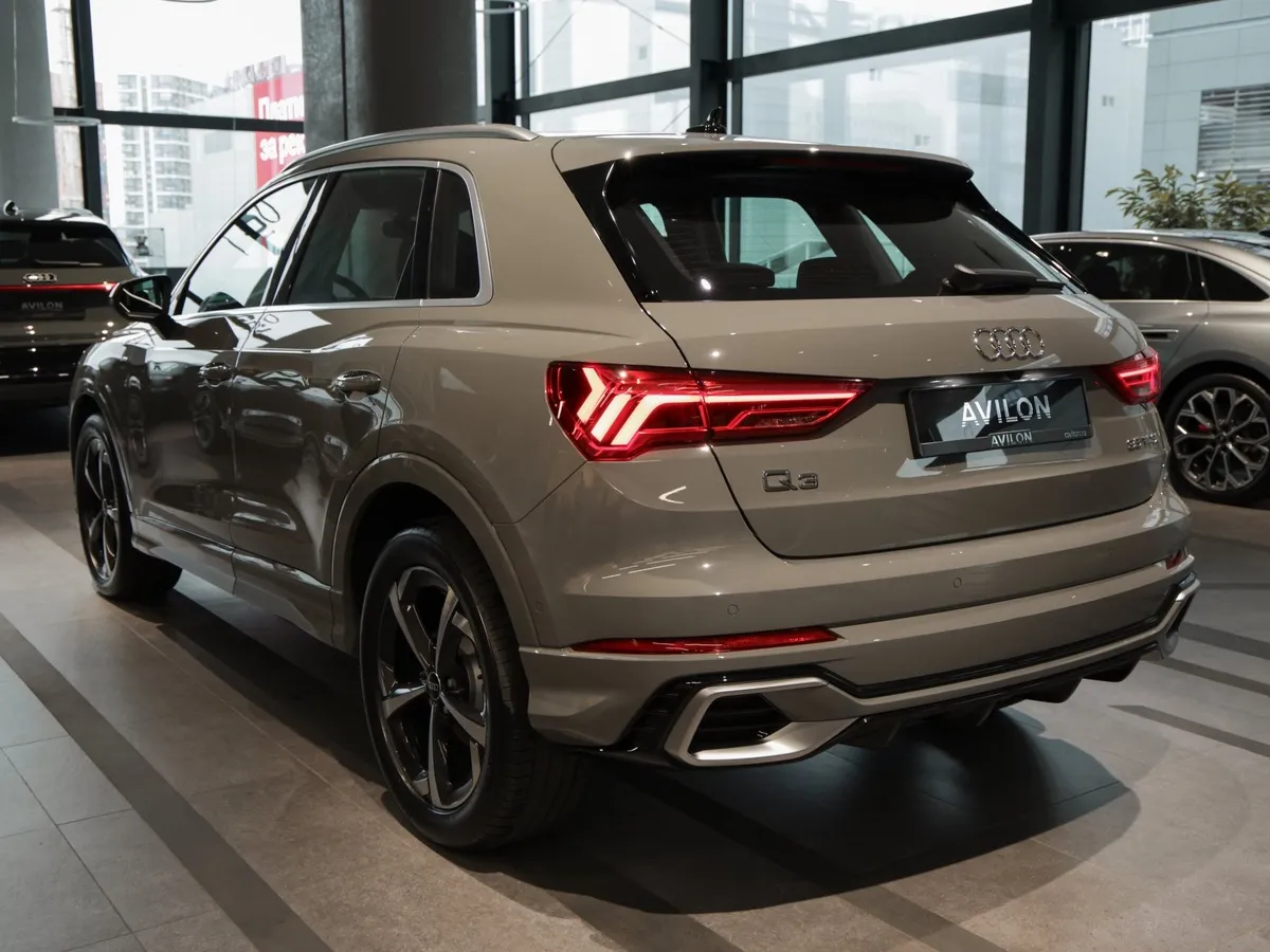 Audi Q3 35 1.5 TFSI S-tronic (160 л.с.) Fashion Dynamic Edition Серый в АВИЛОН. Слайд №5