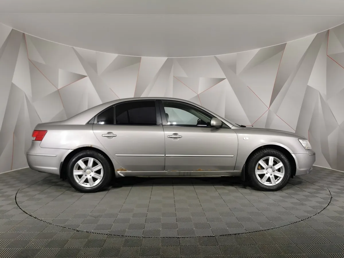 Hyundai Sonata 2.0 AT (144 л.с.) Серый в АВИЛОН. Слайд №6