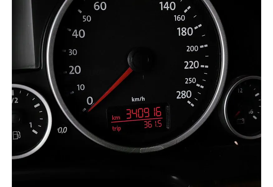 Volkswagen Touareg 2.5 TDI Tiptronic (174 л.с.) R Line Серый в АВИЛОН. Слайд №16