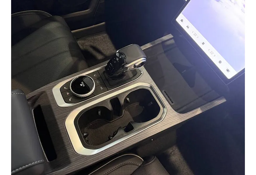 JAECOO J7 1.6T DCT 4WD (186 л.с.) Престиж Черный в АВИЛОН. Слайд №9