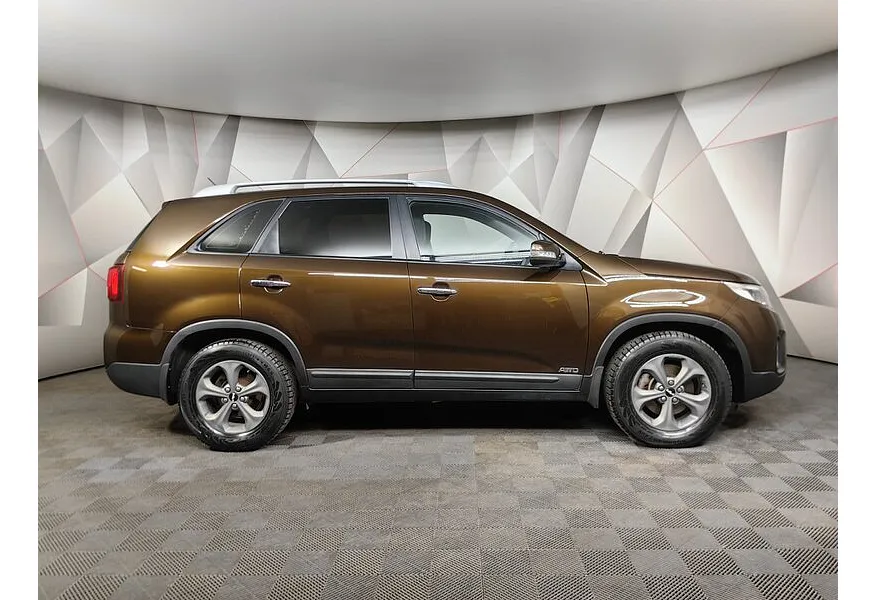 Kia Sorento 2.4 AT 4WD (175 л.с.) Comfort Коричневый в АВИЛОН. Слайд №6