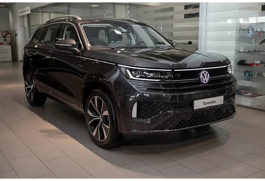 Volkswagen Tavendor 2.0TSI DSG 4WD (220 л.с.) R-Line Touring Edition Черный в АВИЛОН. Слайд №2