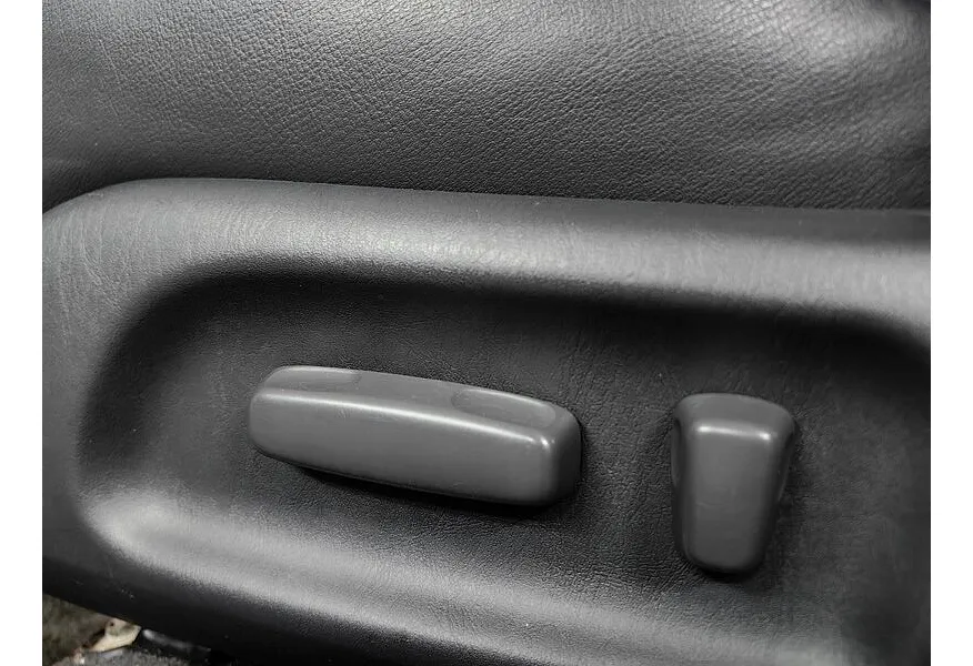 Toyota Camry 3.0 V6 AT (186 л.с.) Серый в АВИЛОН. Слайд №22 Toyota Camry 3.0 V6 AT (186 л.с.) Серый в АВИЛОН. Слайд №22