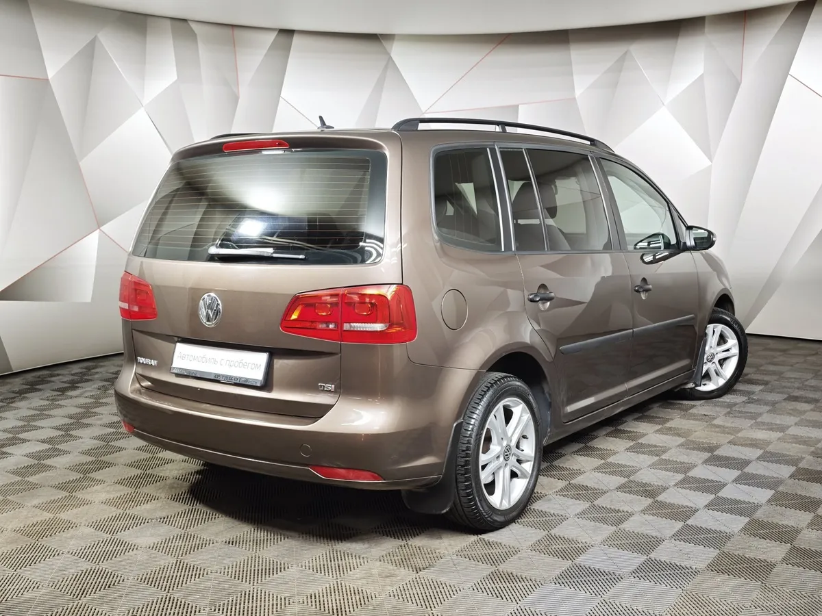 Volkswagen Touran 1.4 TSI MT (140 л.с.) Highline Коричневый в АВИЛОН. Слайд №2