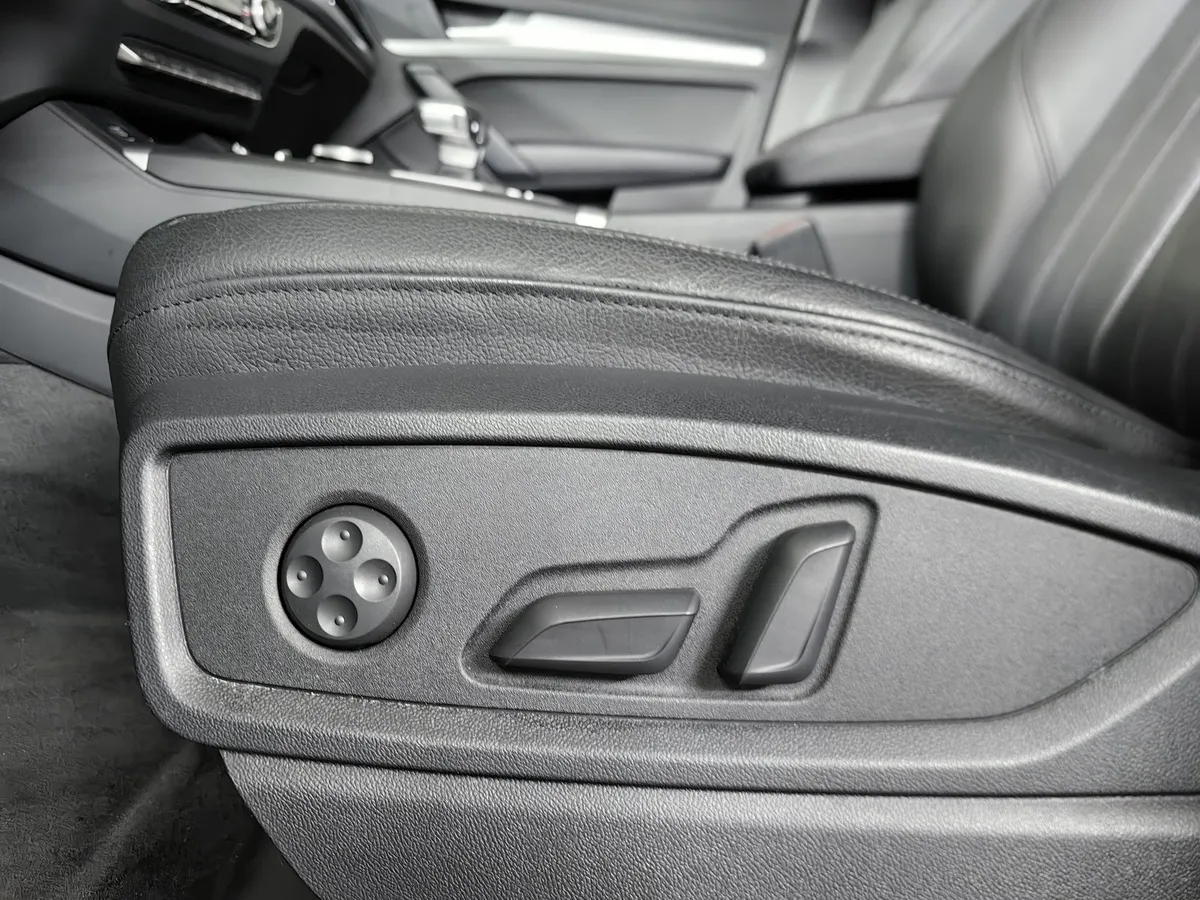 Audi Q5 2.0 TFSI S tronic quattro (249 л.с.) Серый в АВИЛОН. Слайд №22