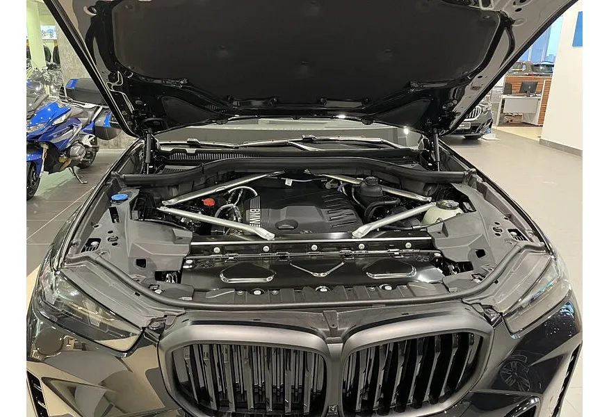 BMW X5 xDrive40d Steptronic (352 л.с.) Черный в АВИЛОН. Слайд №17