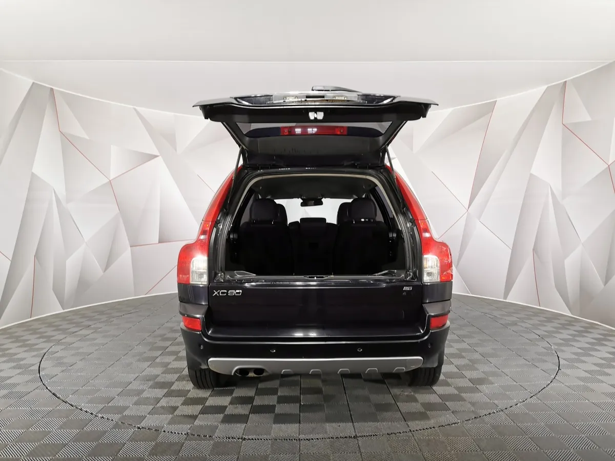 Volvo XC90 2.5 T5 Geartronic AWD (5 мест) (210 л.с.) Черный в АВИЛОН. Слайд №11