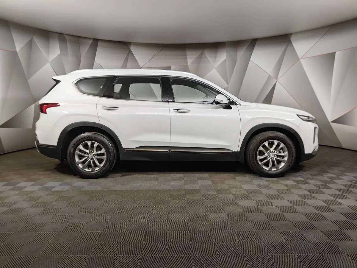 Hyundai Santa Fe 2.4 (188 л.с.) - 6AT Lifestyle + Smart Sense Белый в АВИЛОН. Слайд №6
