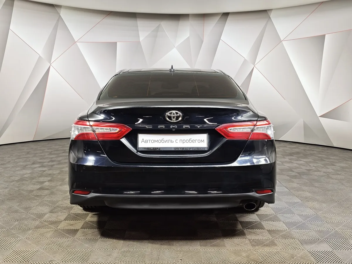 Toyota Camry 2.5 AT (181 л.с.) Черный в АВИЛОН. Слайд №8