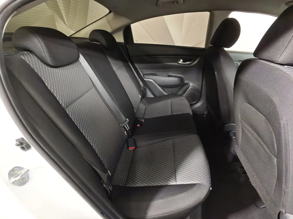 Kia Rio 1.6 AT (123 л.с.) Белый в АВИЛОН. Слайд №16