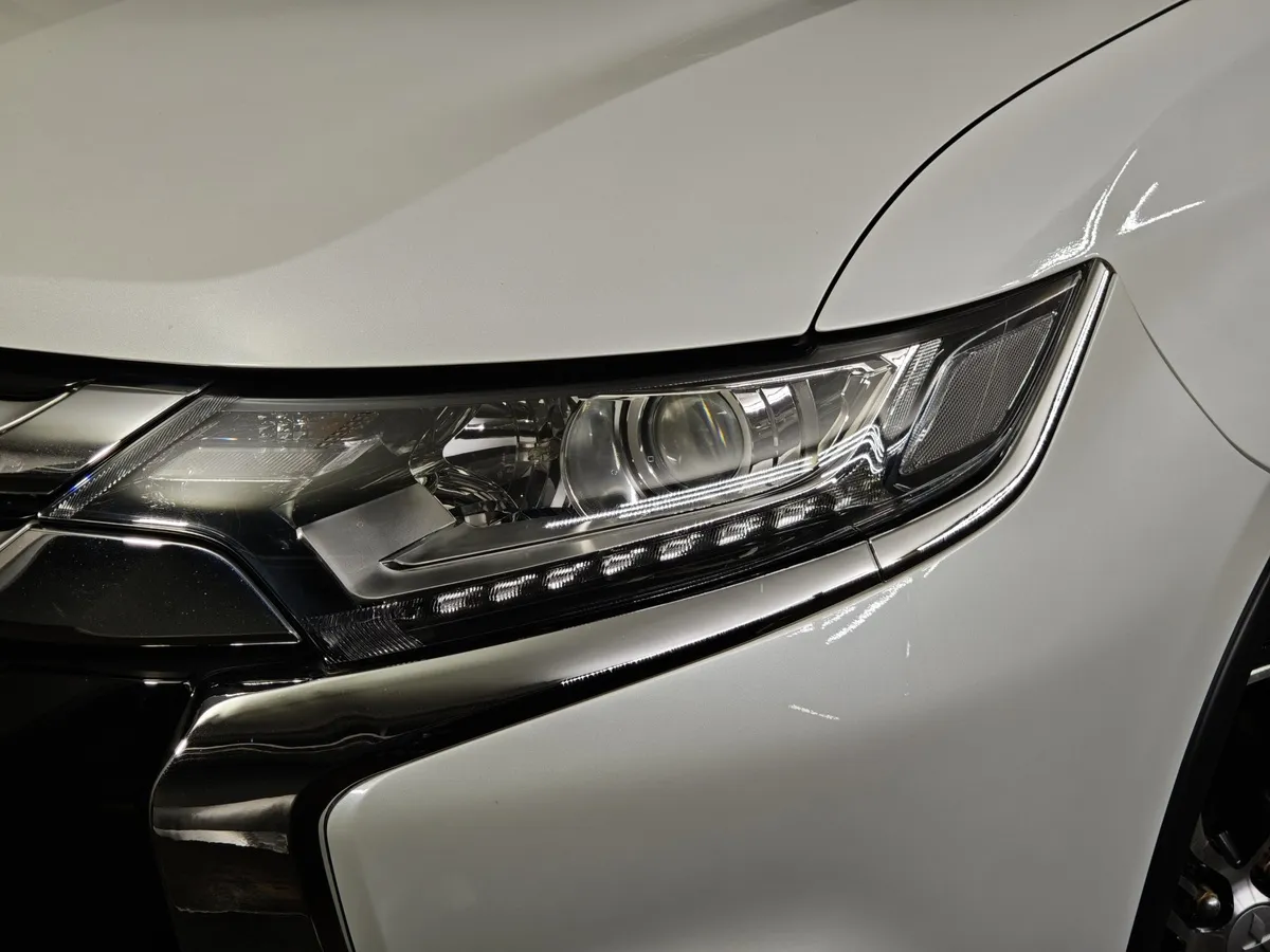 Mitsubishi Outlander 2.0 MIVEC CVT 4WD (146 л.с.) Intense Plus Белый в АВИЛОН. Слайд №10