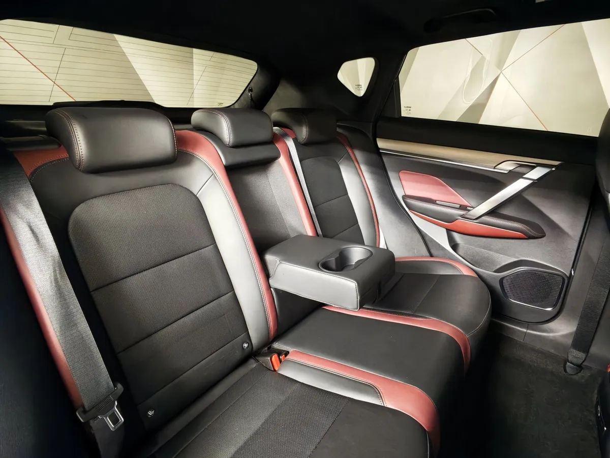 Geely Coolray 1.5T 7DCT 2WD (150 л.с.) Flagship Sport Серый в АВИЛОН. Слайд №16