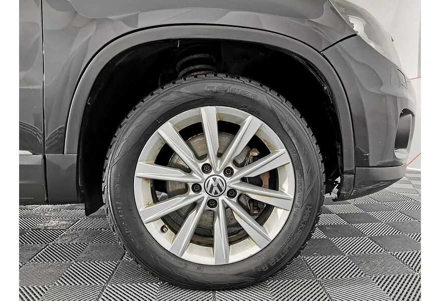 Volkswagen Tiguan 2.0 TDI 4Motion AT (140 л.с.) Track & Field Черный в АВИЛОН. Слайд №9