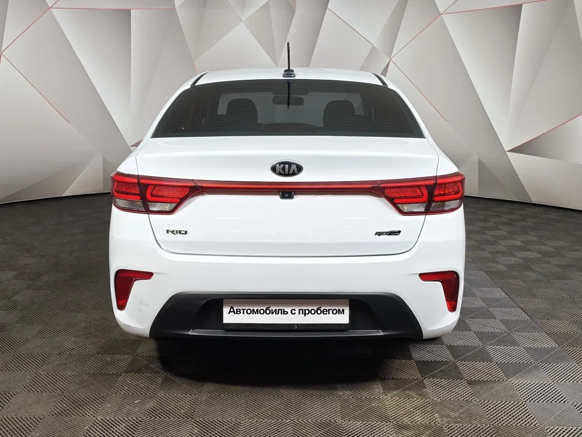 Kia Rio 1.6 AT (123 л.с.) Белый в АВИЛОН. Слайд №8