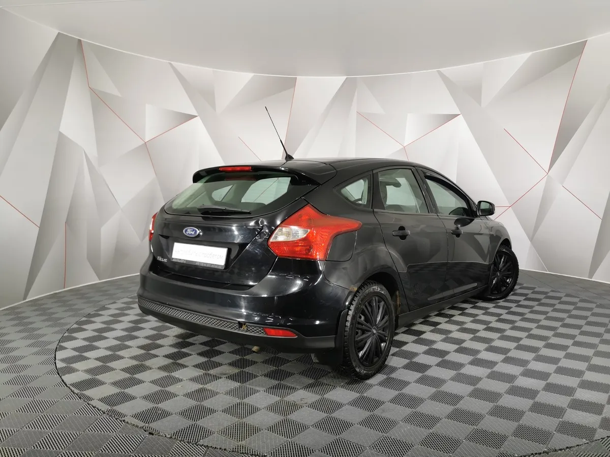 Ford Focus 1.6 PowerShift (105 л.с.) Trend Черный в АВИЛОН. Слайд №2