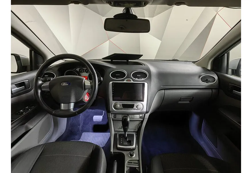 Ford Focus 1.6 AT (101 л.с.) Titanium Серебристый в АВИЛОН. Слайд №10 Ford Focus 1.6 AT (101 л.с.) Titanium Серебристый в АВИЛОН. Слайд №10