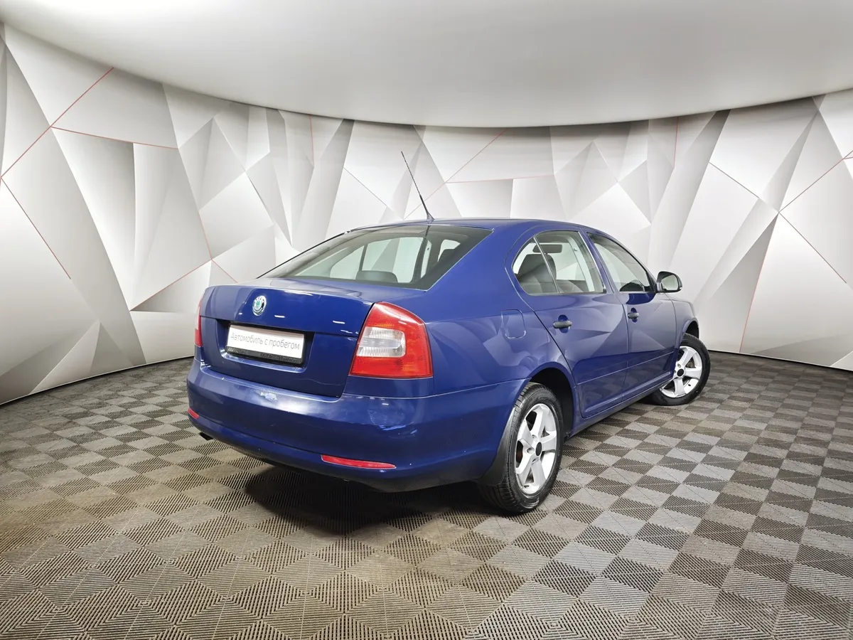 Skoda Octavia 1.6 MPI MT (102 л.с.) Синий в АВИЛОН. Слайд №2