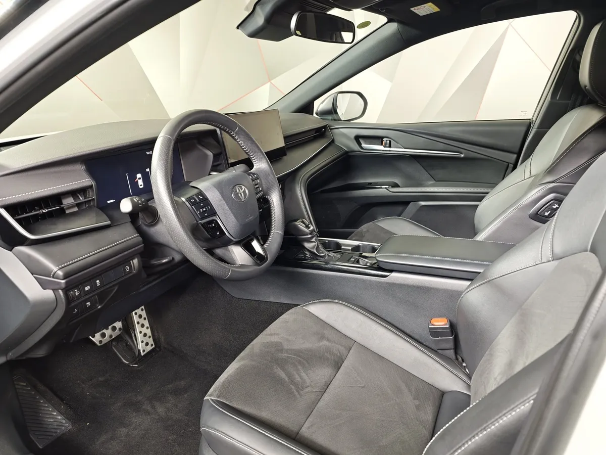 Toyota Camry 2.0 AT (173 л.с.) Sport Белый в АВИЛОН. Слайд №19
