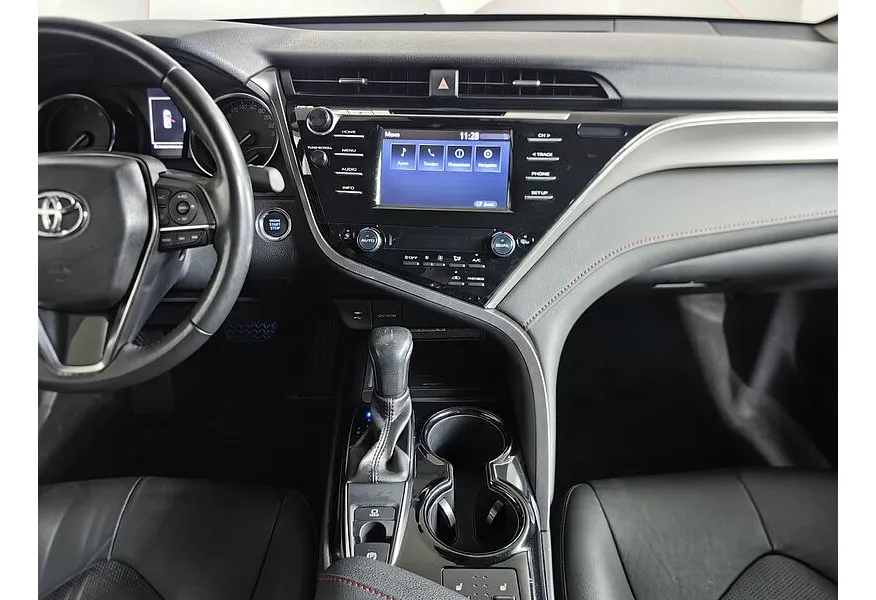 Toyota Camry 2.5 AT (181 л.с.) Черный в АВИЛОН. Слайд №10