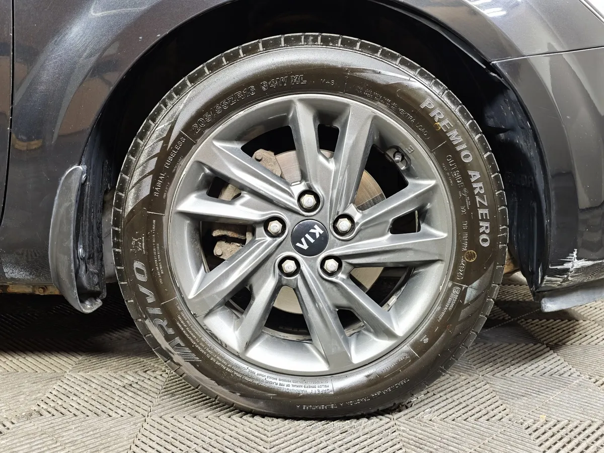 Kia Ceed 1.6 MT (122 л.с.) Черный в АВИЛОН. Слайд №9