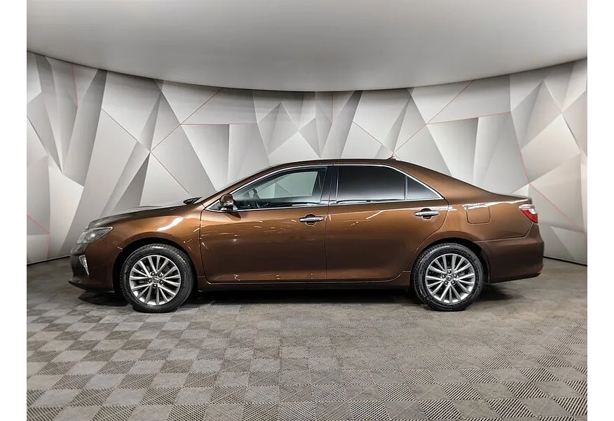Toyota Camry 2.5 AT (181 л.с.) Коричневый в АВИЛОН. Слайд №5
