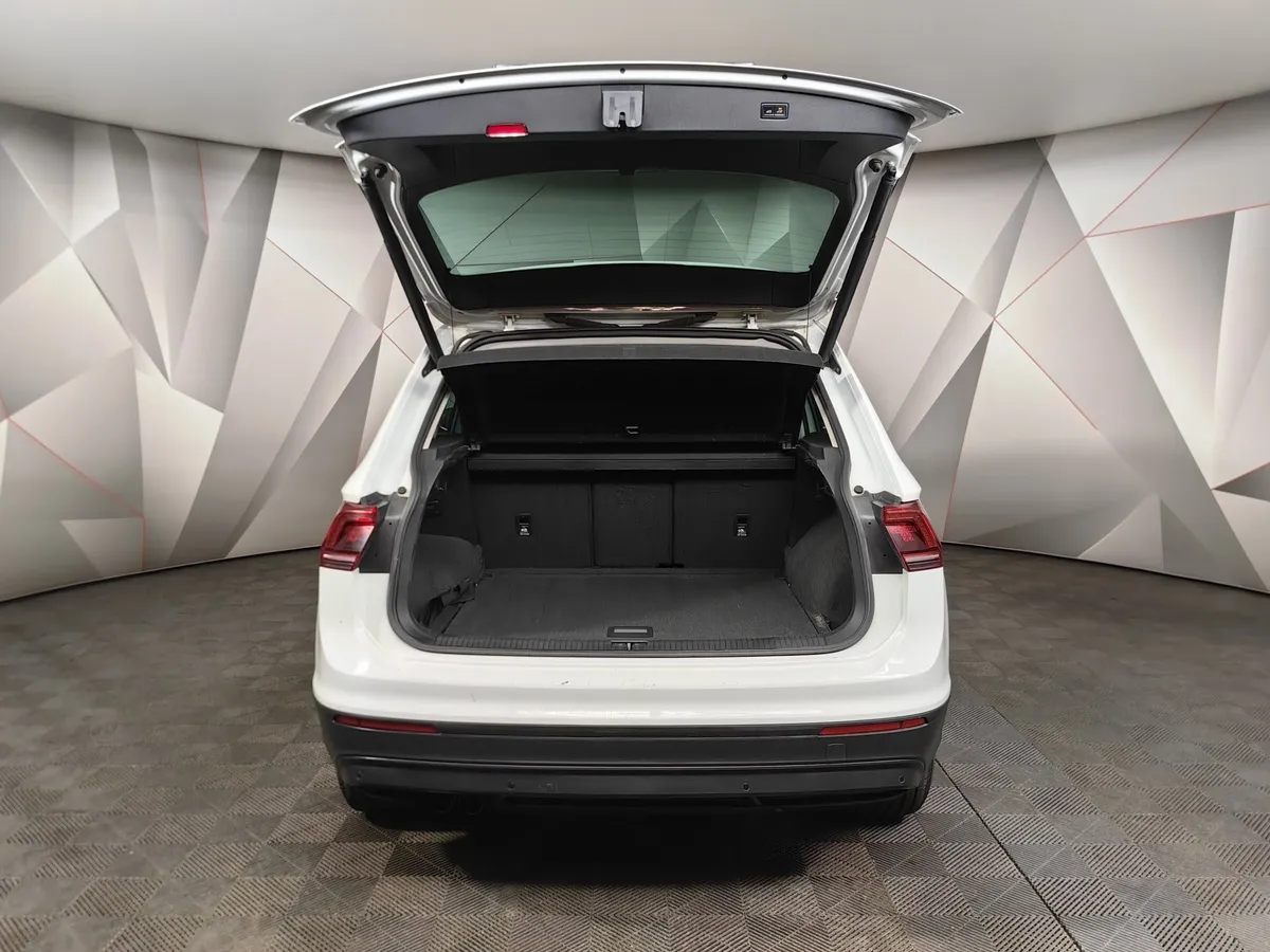 Volkswagen Tiguan 1.4 TSI BlueMotion DSG (150 л.с.) Comfortline Белый в АВИЛОН. Слайд №12