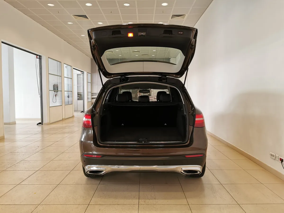 Mercedes-Benz GLC 250 9G-TRONIC 4MATIC (211 л.с.) Особая серия Коричневый в АВИЛОН. Слайд №11