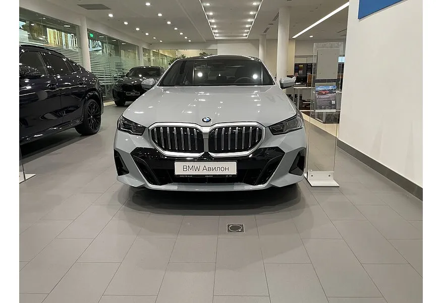 BMW 5 серия 530i xDrive AT (252 л.с.) Серый в АВИЛОН. Слайд №4