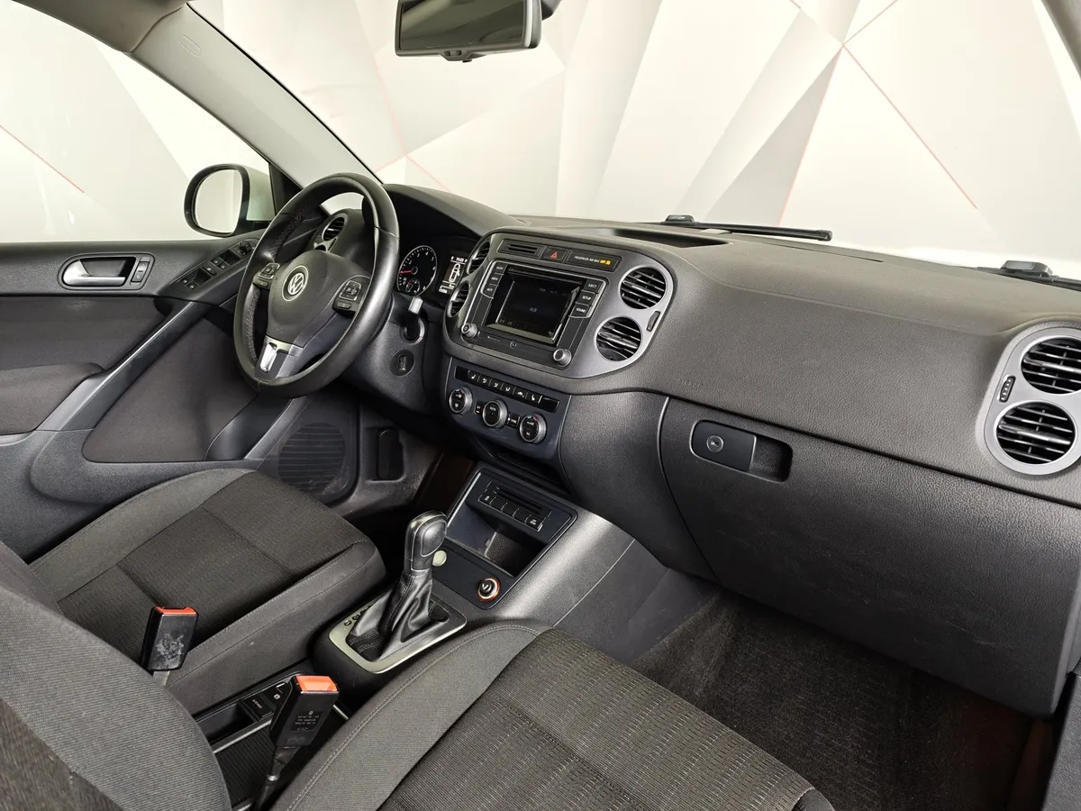 Volkswagen Tiguan 2.0 TSI 4Motion AT (180 л.с.) Sport&Style Белый в АВИЛОН. Слайд №13