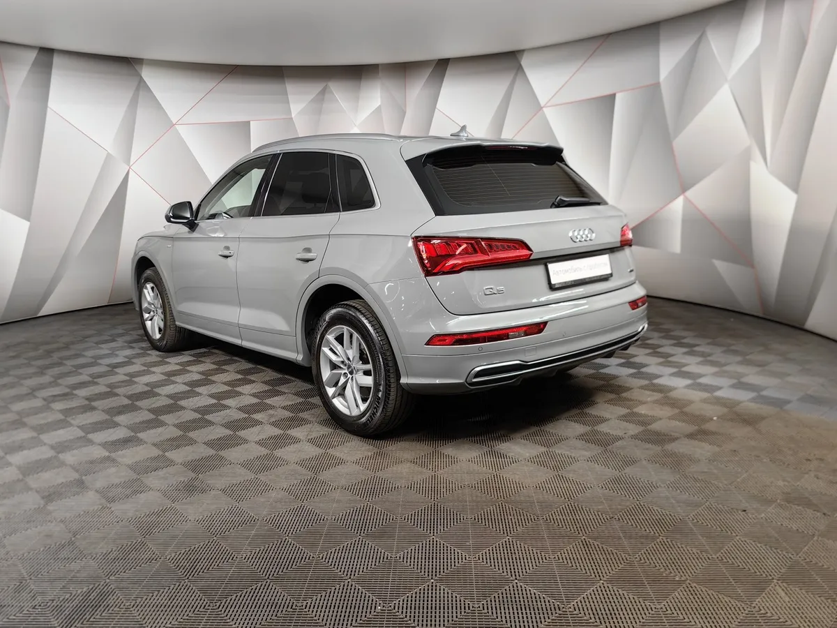 Audi Q5 2.0 TFSI S tronic quattro (249 л.с.) Серый в АВИЛОН. Слайд №4