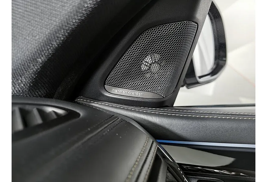 BMW X6 M50d Servotronic (381 л.с.) M Sport Белый в АВИЛОН. Слайд №20