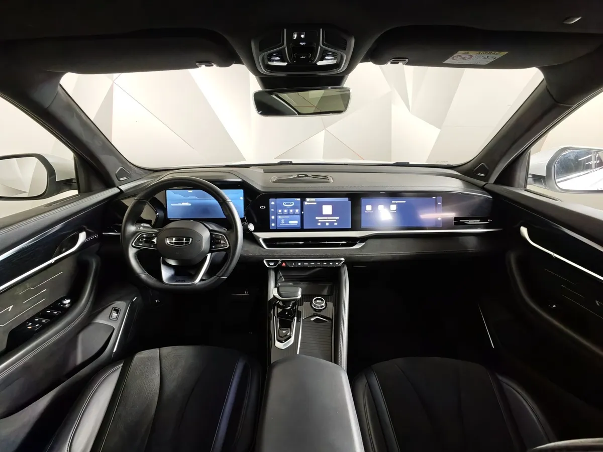 Geely Monjaro 2.0T 8AT 4WD (238 л.с.) Flagship Белый в АВИЛОН. Слайд №13