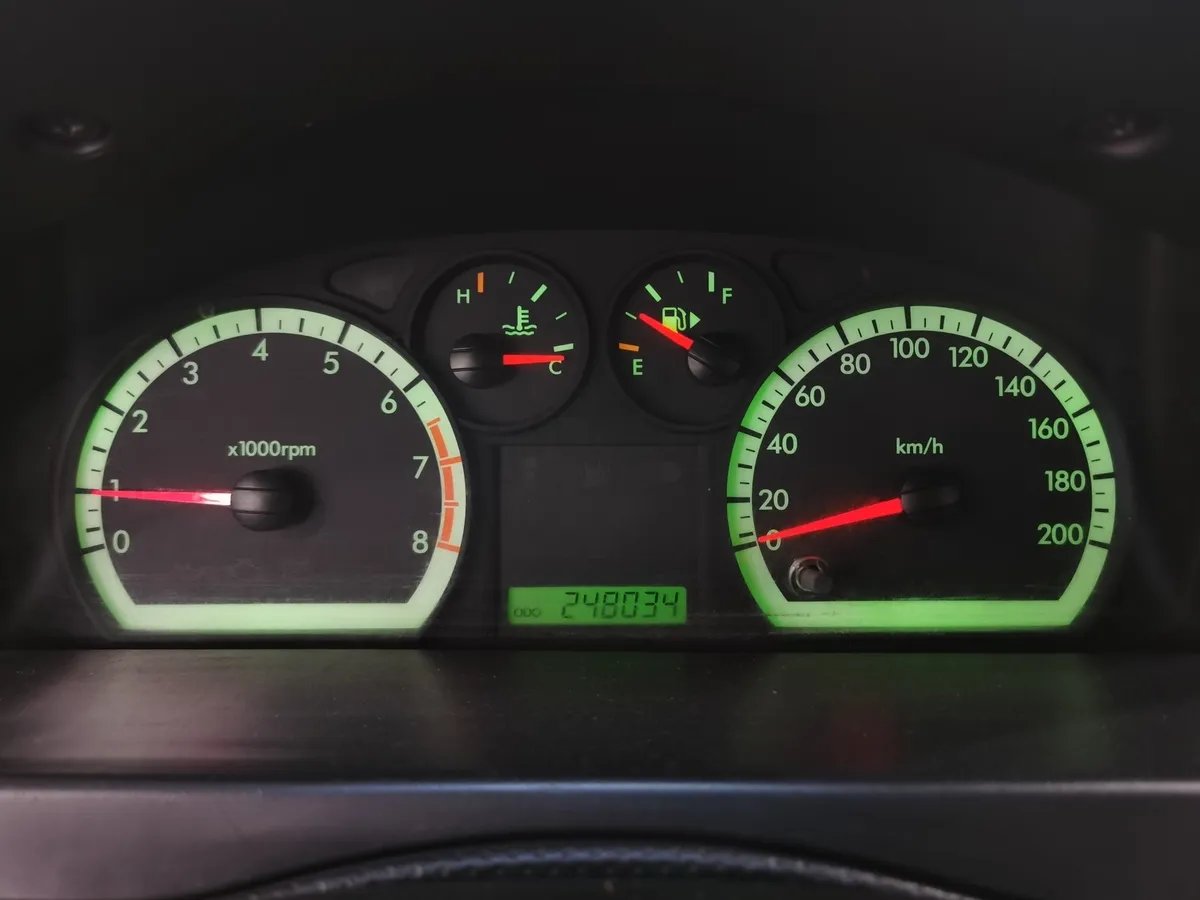 Chevrolet Aveo 1.4 MT (101 л.с.) Красный в АВИЛОН. Слайд №15