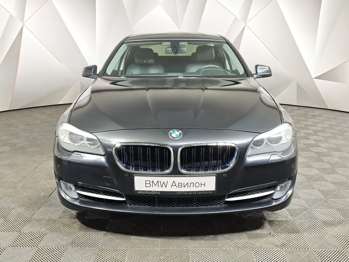 BMW 5 серия 520i AT (184 л.с.) Черный в АВИЛОН. Слайд №3