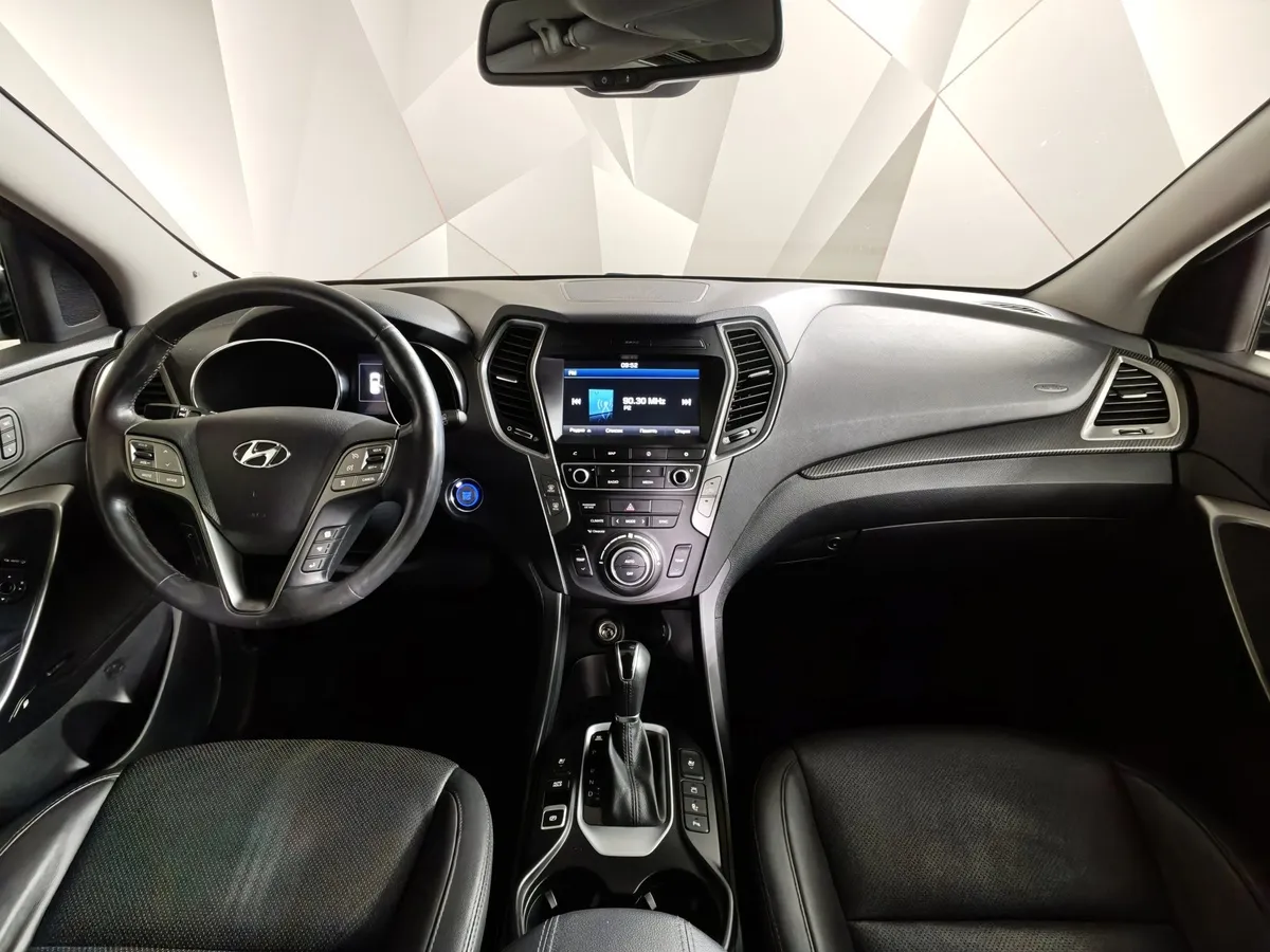 Hyundai Santa Fe 2.4 AT 4WD (175 л.с.) High-tech Черный в АВИЛОН. Слайд №14