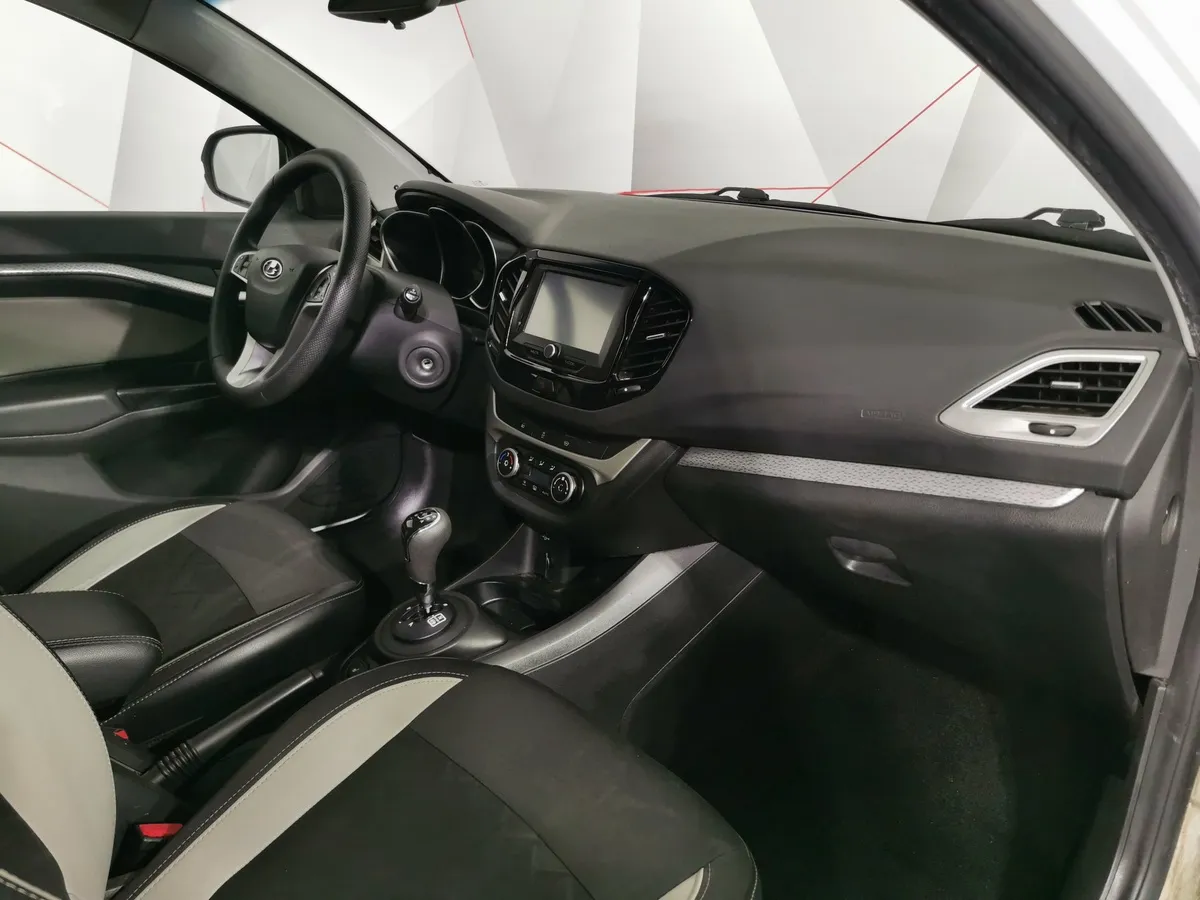 ВАЗ (Lada) Vesta 1.8 AMT (122 л.с.) Белый в АВИЛОН. Слайд №11
