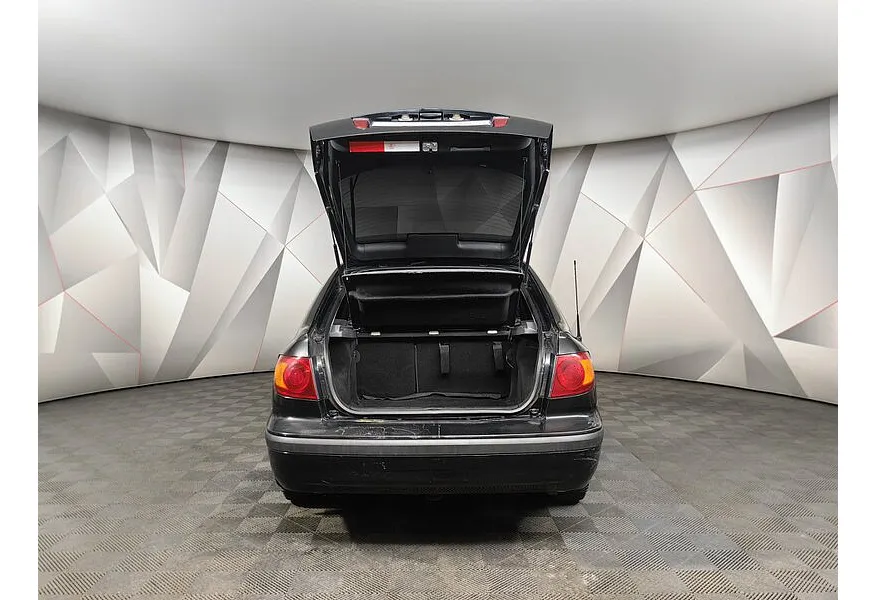 Hyundai Elantra 1.6 AT (105 л.с.) Черный в АВИЛОН. Слайд №11