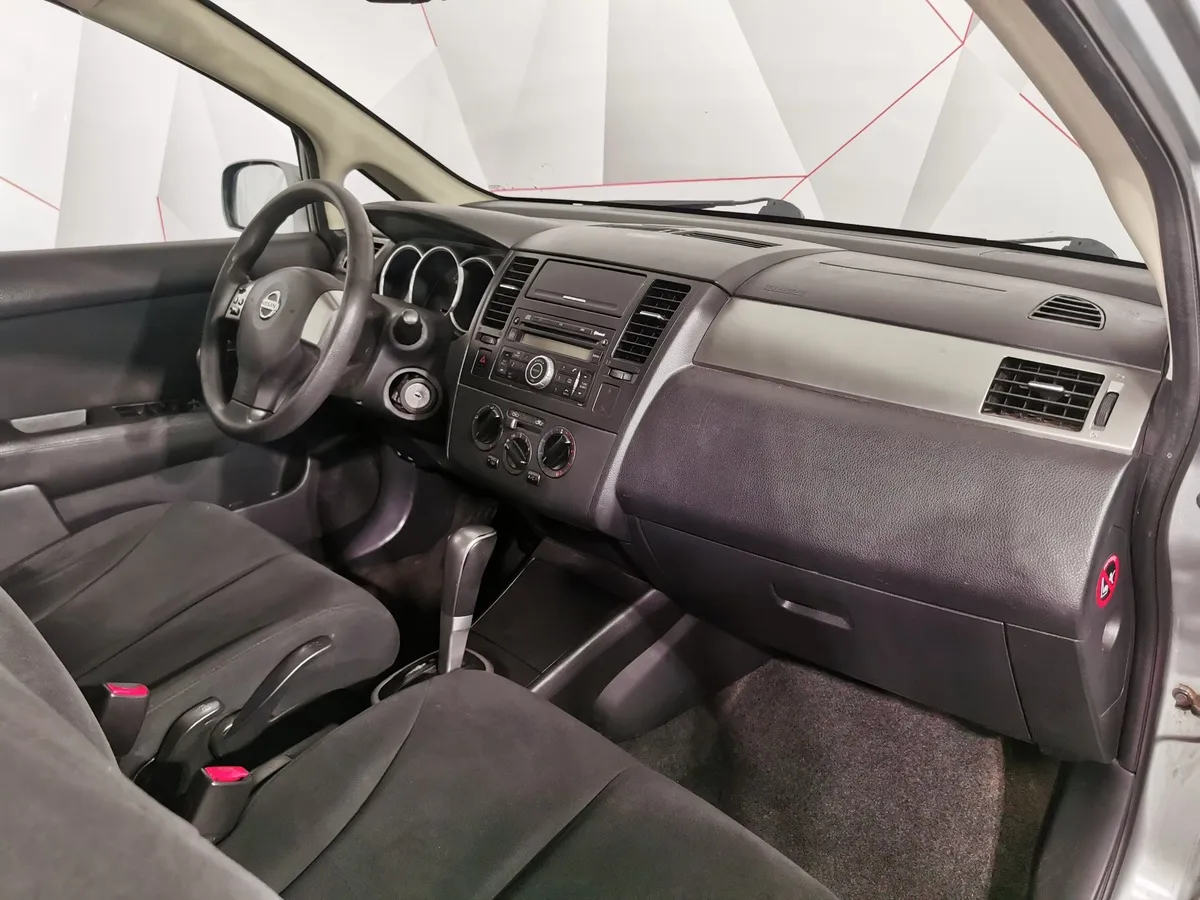 Nissan Tiida 1.6 AT (110 л.с.) Серый в АВИЛОН. Слайд №12