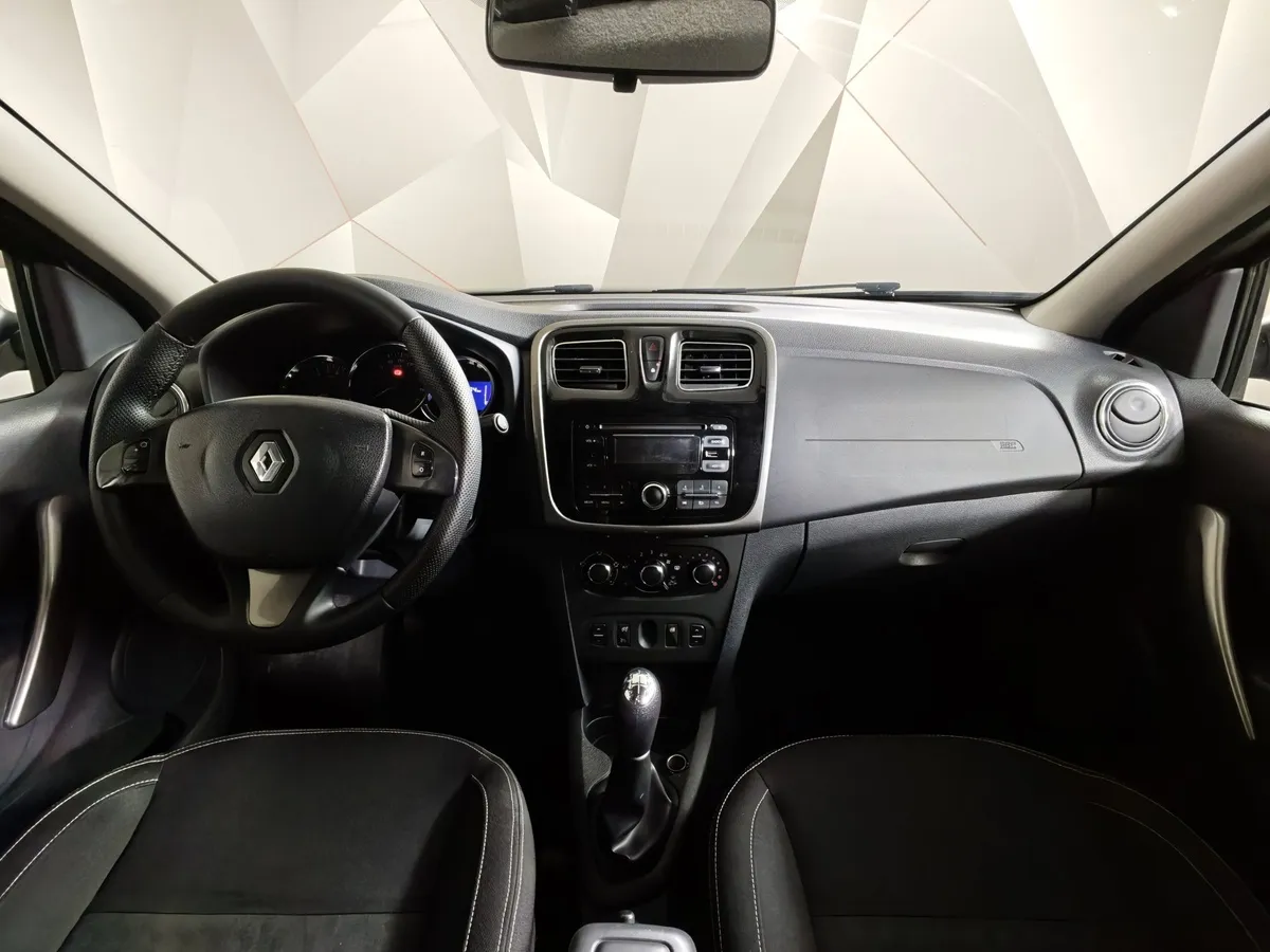 Renault Logan 1.6 MT (82 л.с.) Бежевый в АВИЛОН. Слайд №14