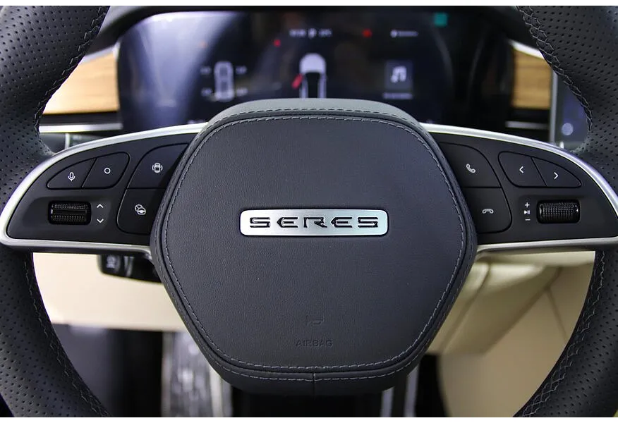 АВИЛОН - Seres M5 1.5 AT 4WD (496 л.с.) Premium Черный - slide 12