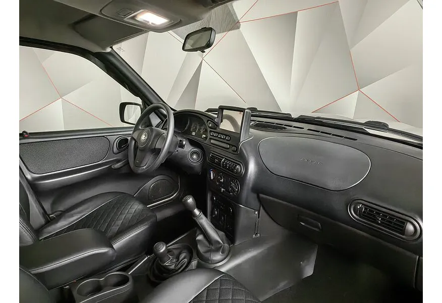 ВАЗ (Lada) Niva 1.7 MT 4WD (80 л.с.) Black Серый в АВИЛОН. Слайд №13