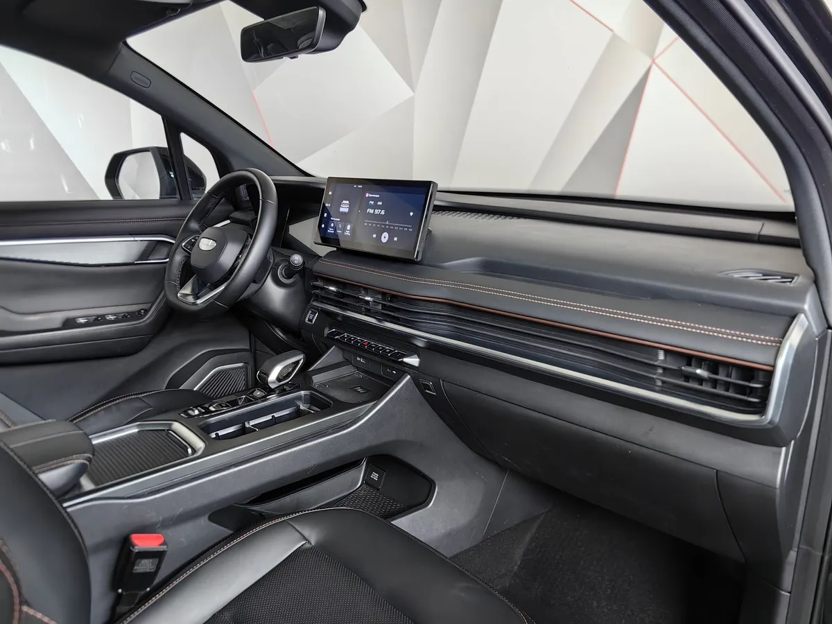 Geely Okavango 2.0T 7DCT 2WD (200 л.с.) Luxury Черный в АВИЛОН. Слайд №12