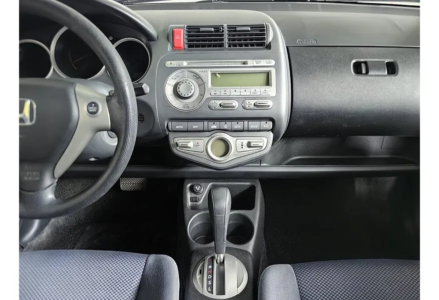 Honda Jazz 1.4 CVT (83 л.с.) Зеленый в АВИЛОН. Слайд №14