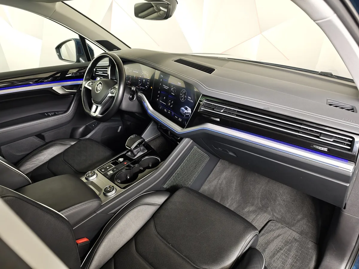 Volkswagen Touareg 3.0 V6 TDI Tiptronic 4Motion (249 л.с.) R-Line Синий в АВИЛОН. Слайд №13