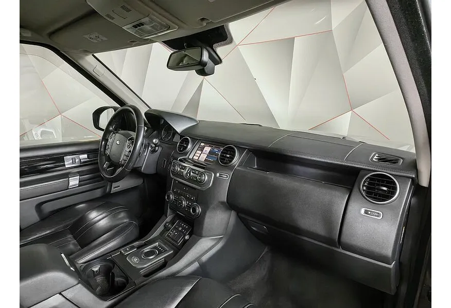 Land Rover Discovery 3.0 SDV6 AT 4WD (249 л.с.) SE Черный в АВИЛОН. Слайд №13