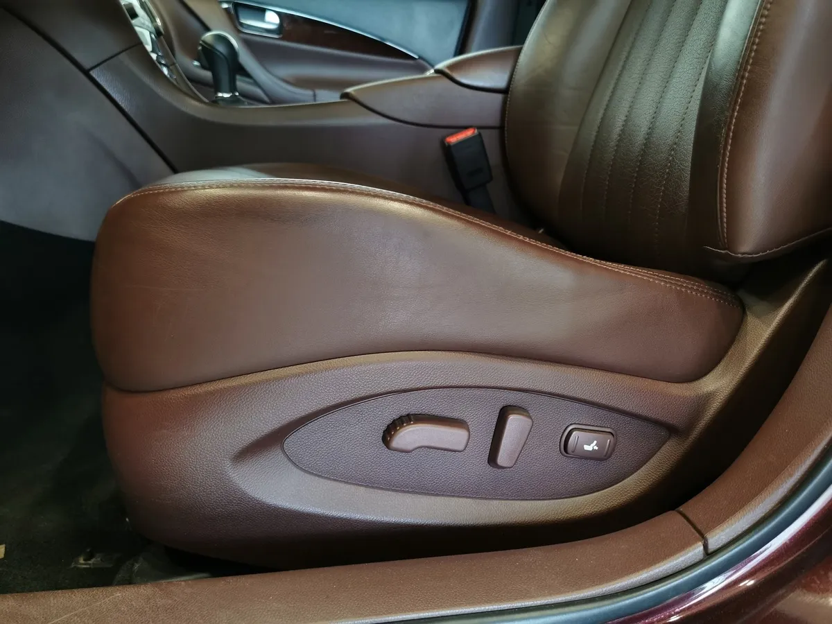 Infiniti QX50 2.5 AT AWD (222 л.с.) Красный в АВИЛОН. Слайд №20