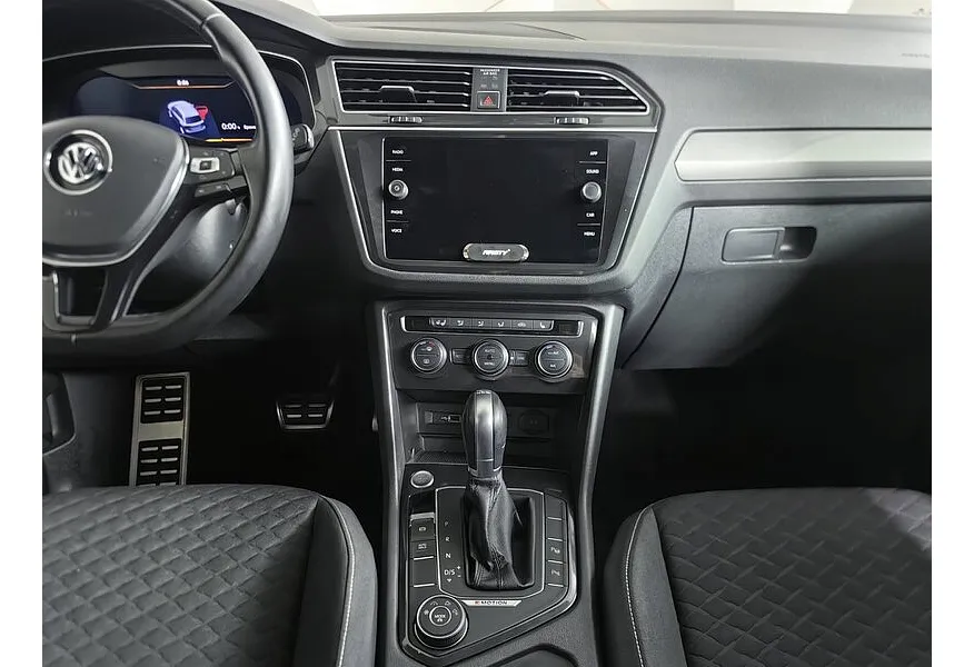 Volkswagen Tiguan 2.0 TSI 4Motion AT (180 л.с.) Status Белый в АВИЛОН. Слайд №11
