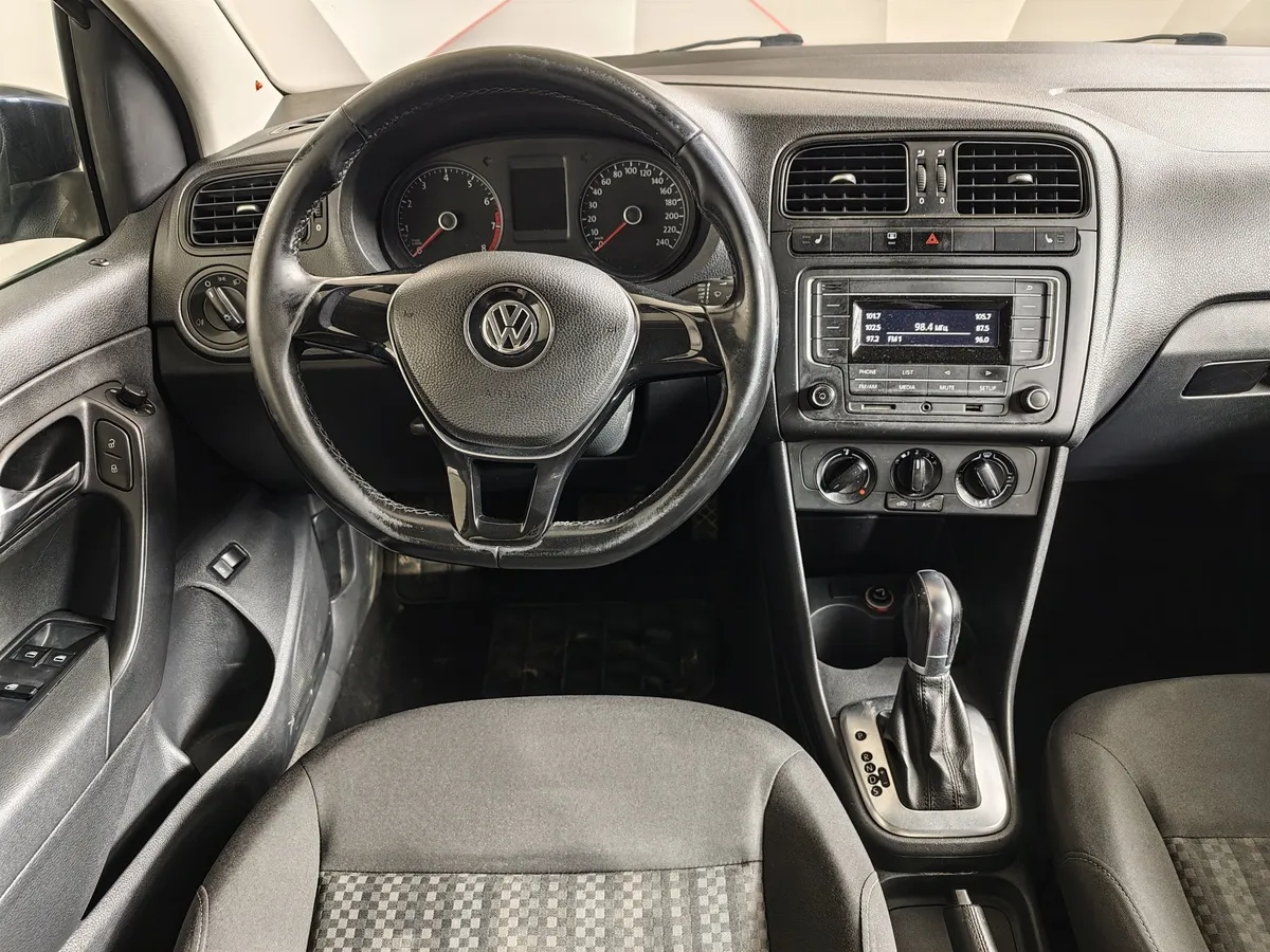 Volkswagen Polo 1.6 MPI AT (110 л.с.) Comfortline Синий в АВИЛОН. Слайд №20