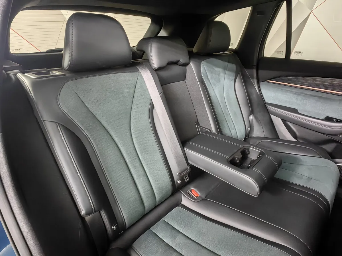 Geely Monjaro 2.0T 8AT 4WD (238 л.с.) Luxury Синий в АВИЛОН. Слайд №15
