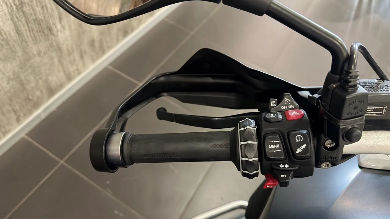 BMW Motorrad R 1250 GS R 1250 GS 1254 см³ (136) 1254 Белый в АВИЛОН. Слайд №7